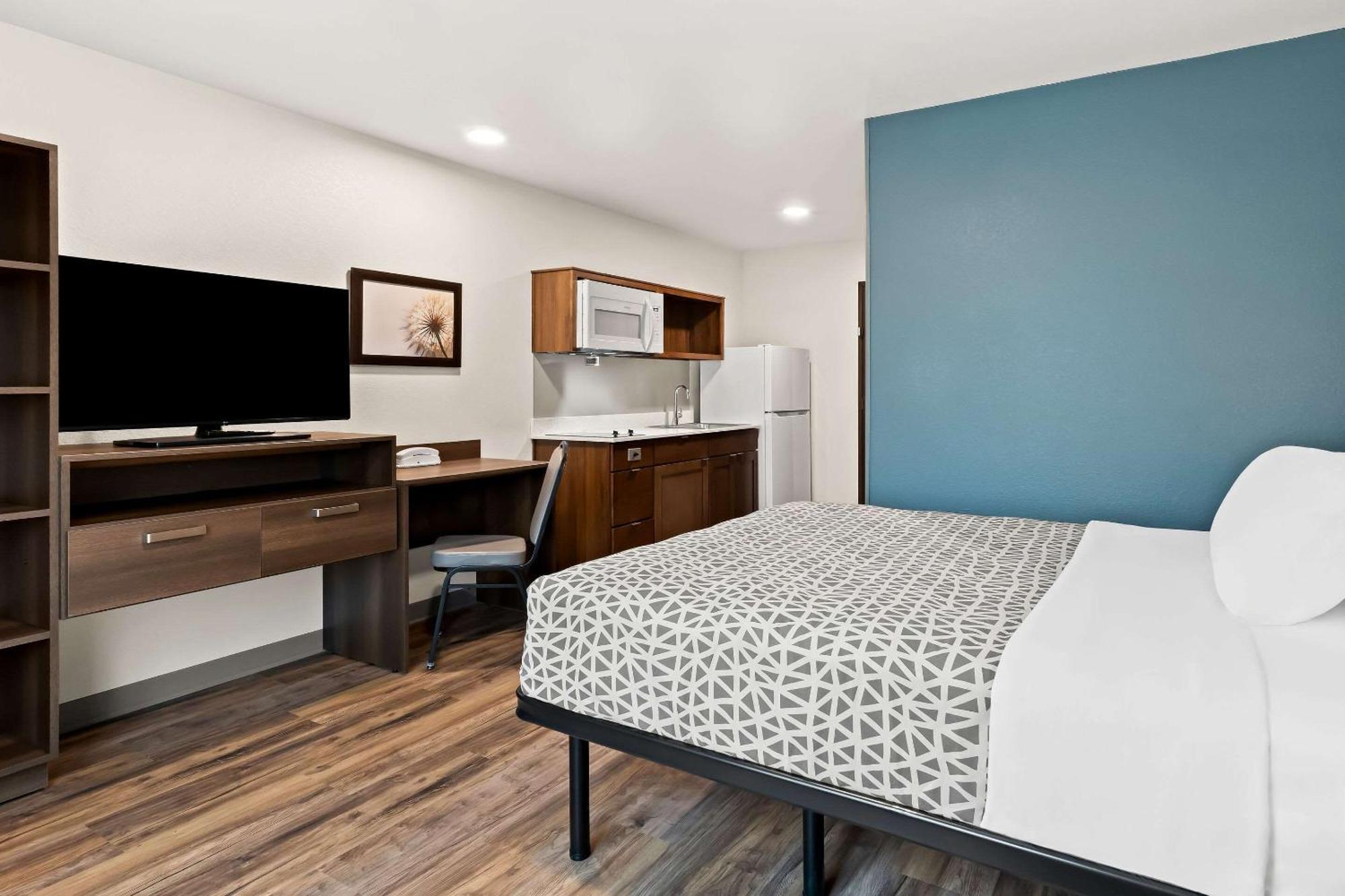 Woodspring Denver Commerce Hotel Commerce City