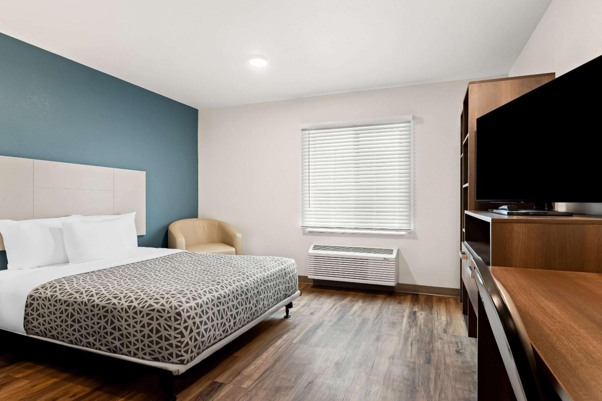 Woodspring Denver Commerce *